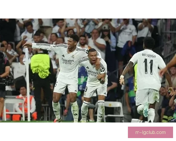 姆巴佩在皇马欧冠首秀上演帽子戏法助力球队大胜斯图加特 姆巴佩在皇马欧冠首秀上演帽子戏法助力球队大胜斯图加特